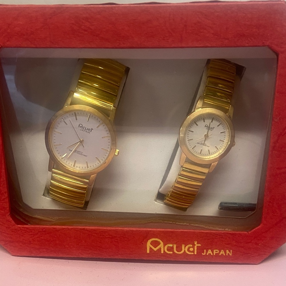 Gold Acuet Japan Watch Set
